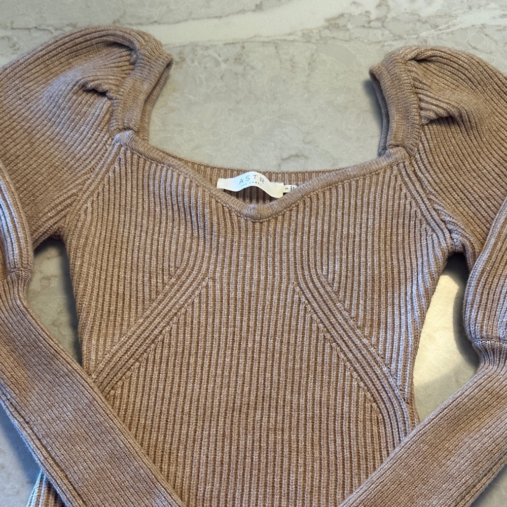 Astr V-Neck Ribbed Sweater - Tan - Picture 4 of 11